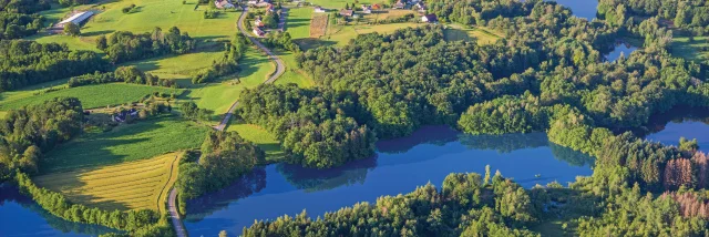 Vue aérienne du Plateau des 1000 Étangs dans les Vosges du Sud