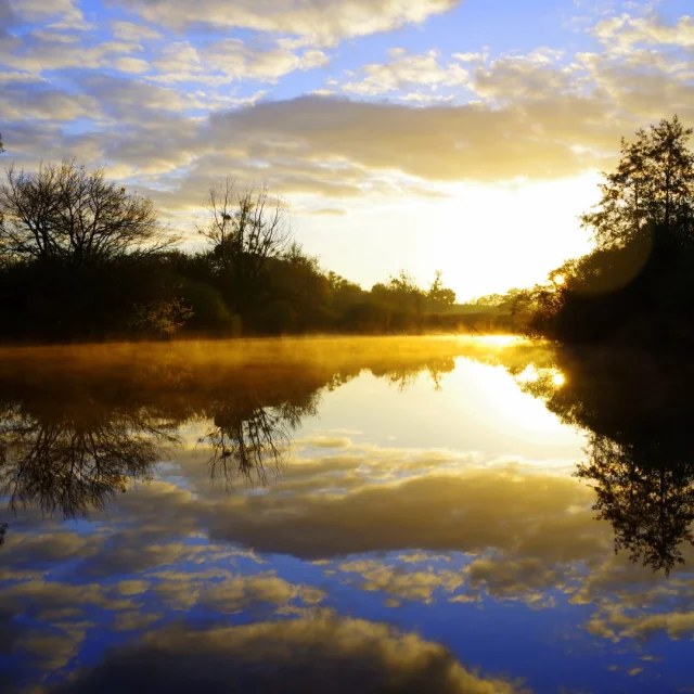 Paysage d'automne - Le soleil se couche sur la rivière Ognon - Vallée de l'Ognon