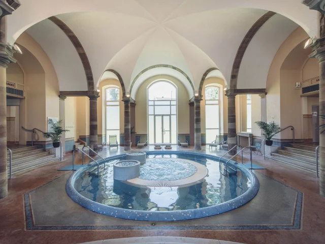 Intérieur des thermes de Luxeuil-les-Bains - Vosges du Sud