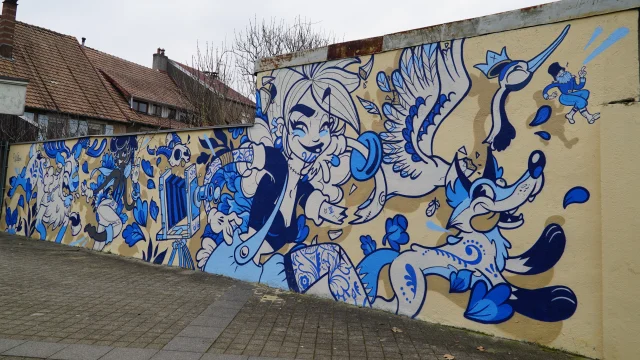 Œuvre de street art aux tons bleus et blancs - Parcours urbain Lure - Vosges du Sud