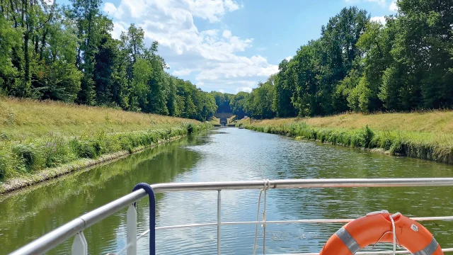 Vue de la proue du bateau l'Audacieux - Vesoul - Val de Saône