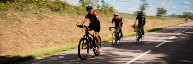 Cyclistes qui font du vélo dans le Département de la Haute-Saône - SlowUp 2022