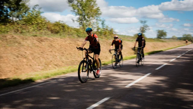 Cyclistes qui font du vélo dans le Département de la Haute-Saône - SlowUp 2022