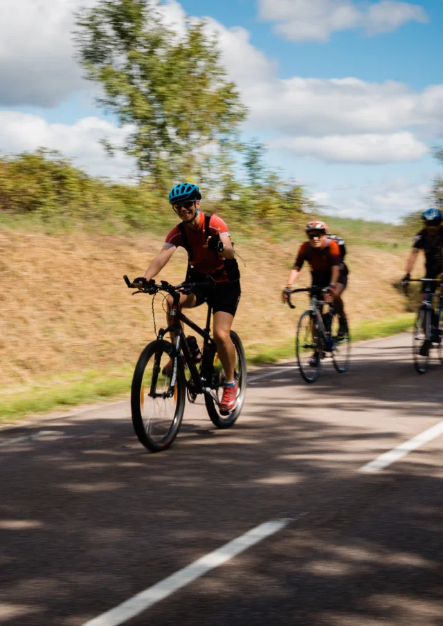 Cyclistes qui font du vélo dans le Département de la Haute-Saône - SlowUp 2022