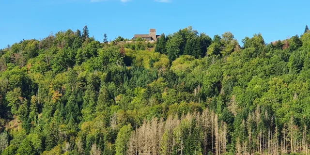 Pause Paysage d'Annegray - Échappée des 1000 étangs - vue sur l'église St Martin et cimetière de Faucogney - Plateau des 1000 étangs - Vosges du Sud