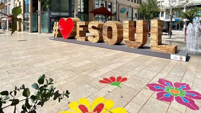 Au centre-ville de Vesoul, on retrouve le #LoveVesoul , Vesoul - Val de Saône