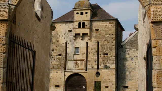 Entrée principale du château de Bougey - Vesoul - Val de Saône