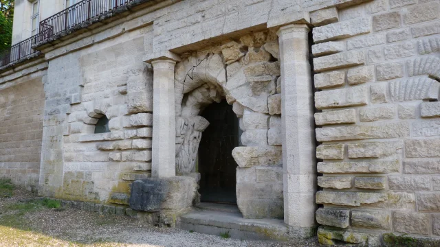 Entée de la grotte du château de Champlitte - Vesoul-Val de Saône