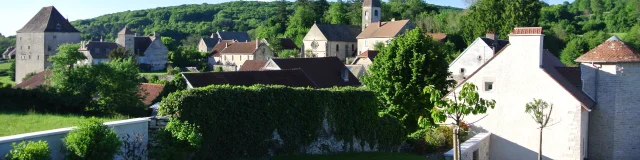 Vue panoramique de le village de Fondremand - Vallée de l'Ognon