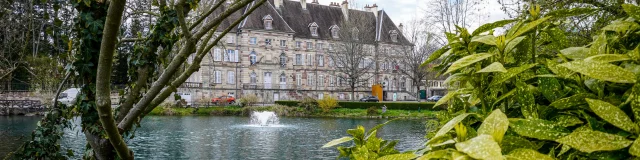 Étang au pied de la sous-Préfecture de Lure - Vosges du Sud