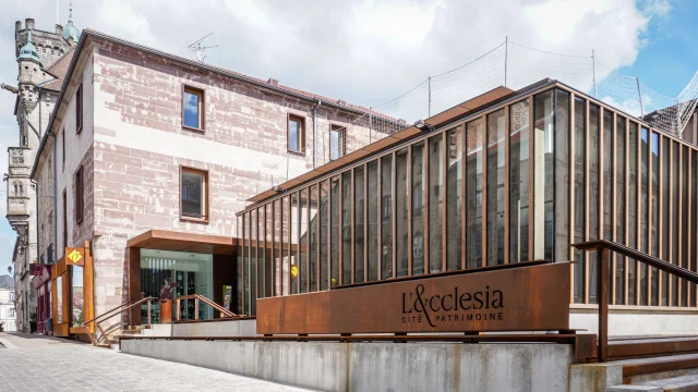 Vue extérieure du musée de l'Ecclesia à Luxeuil-les-Bains, bâtiment réalisé par Michel Malcotti - Vosges du Sud