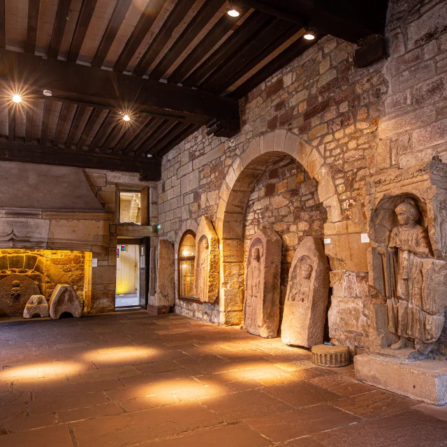 Vestiges que l'on retrouve au musée de la Tour des Echevins - Luxeuil-les-Bains - Vosges du Sud