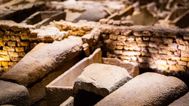 Tombe du musée de l'Ecclésia de Luxeuil-les-Bains- Vosges du Sud