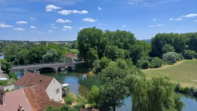 L'Ognon vue depuis les hauteurs de la vieille ville de Pesmes -Porte Saint-Hilaire de Pesmes - Plus beaux Villages de France - Vallée de l'Ognon