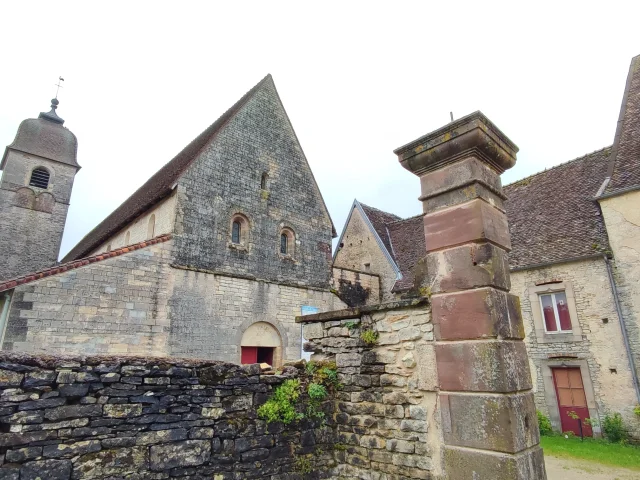 Vue extérieure du Prieuré de Marast - Vallée de l'Ognon