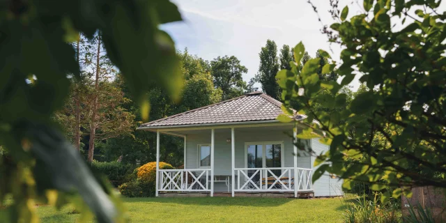 Un hébergment type chalet du parc résidentiel de loisirs Saône Valley à Traves - Vesoul-Val de Saône