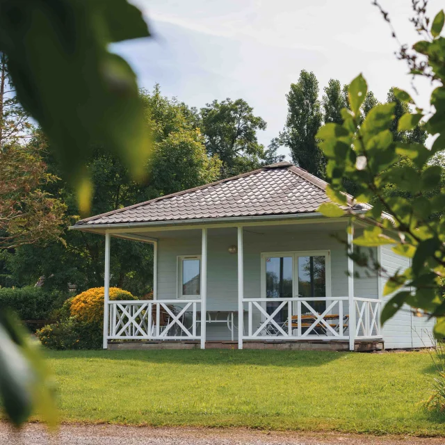 Un hébergment type chalet du parc résidentiel de loisirs Saône Valley à Traves - Vesoul-Val de Saône