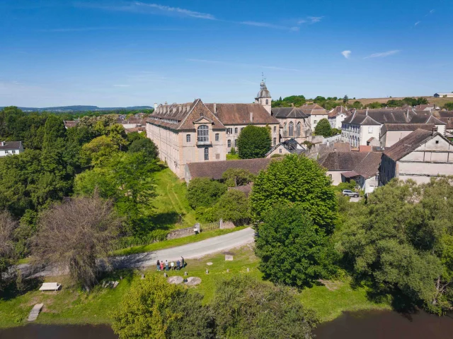 Vue aérienne de la ville de Faverney - Cité de caractère - Vesoul - Val de Saône