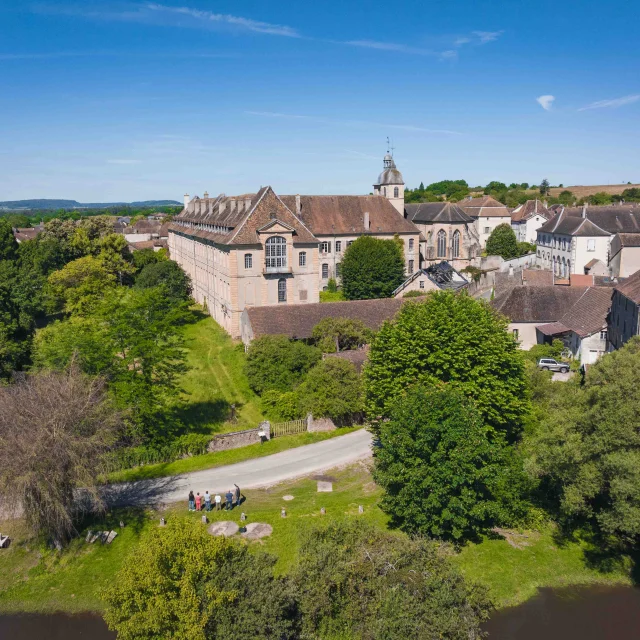 Vue aérienne de la ville de Faverney - Cité de caractère - Vesoul - Val de Saône