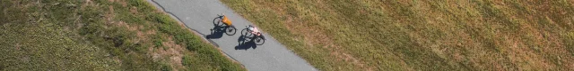 Cyclistes vue du ciel qui sont sur la Trace du Courlis qui permet de faire la liaison entre V50 et EV6 - Vesoul - Val de Saône