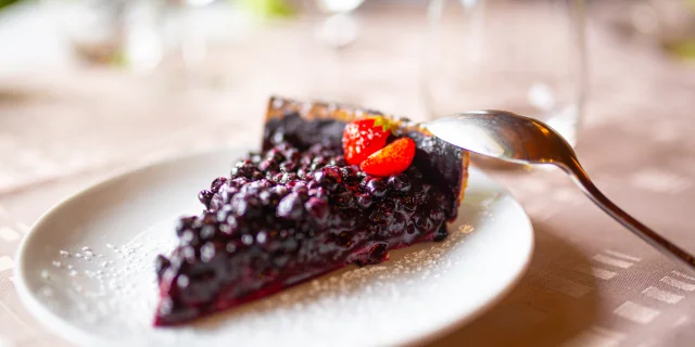 Tarte aux myrtilles réalisé par l'Auberge des Sources à Haut du Them - Vosges du Sud