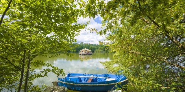 Cabane Flottante Duo Corail avec accès barque - Cabanes des Grands Lacs - Coucoo Cabanes Vallée de l'Ognon