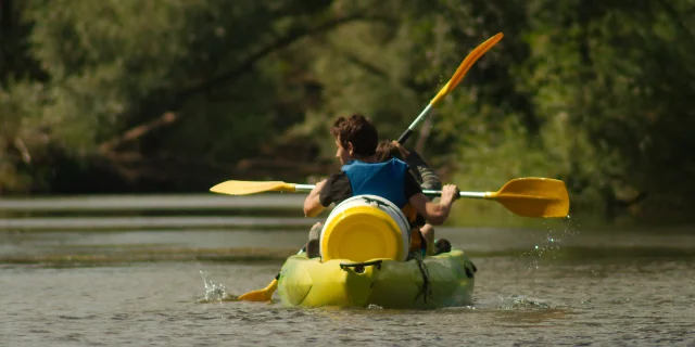 Une famille descend la Saône en canoë - Vesoul - Val de Saône