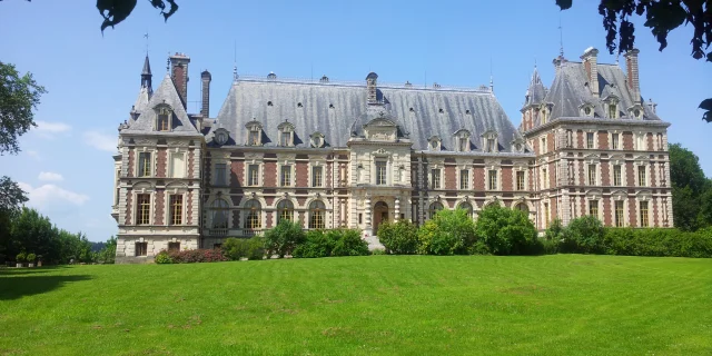 Vue d'ensemble du château de Villersexel - Cité de caractère - Vallée de l'Ognon