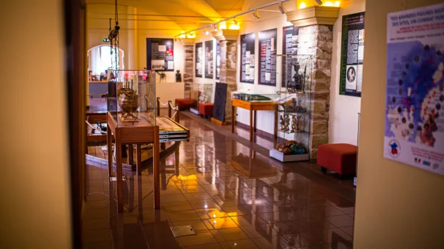 Salle d'exposition de la Maison de la Négritude et des Droits de l'Homme de Champagney - Vosges du Sud