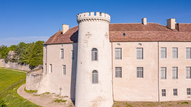 Vue sur une façade du château de Ray-sur-Saône - Vesoul-Val de Saône